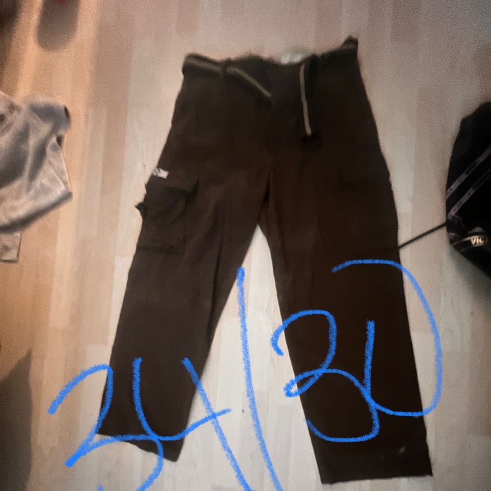 Men’s cargo pants never worn